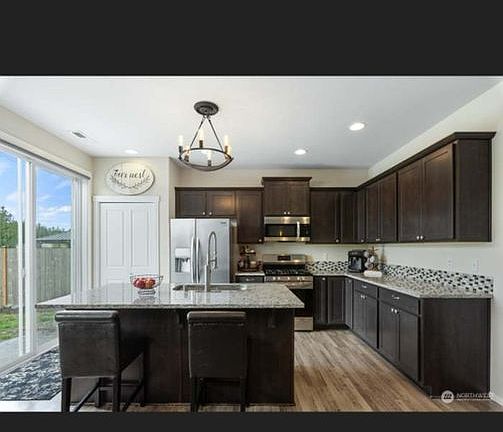 4th image of 17512 Quartz St