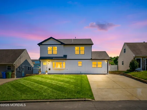 48 Kendall Drive NE, Parlin, NJ 08859