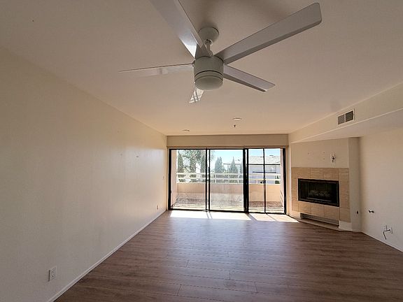 4th image of 5726 La Jolla Blvd Unit 207