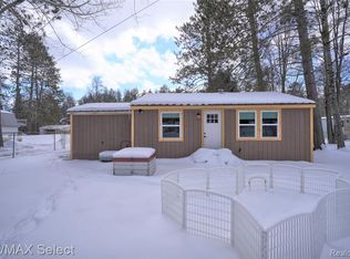 9304 Old Mead Rd, Houghton Lake, MI 48629