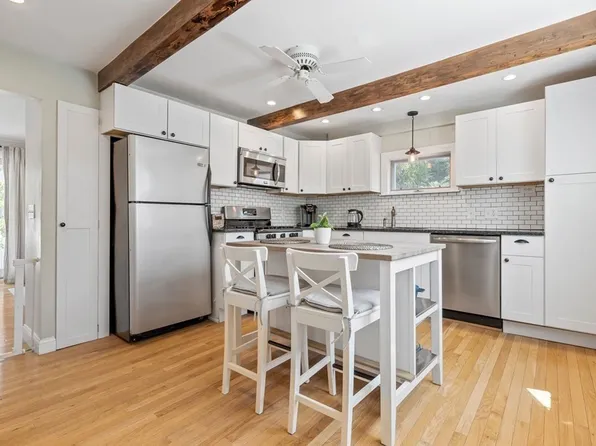 36 Clyde St, Somerville, MA 02145