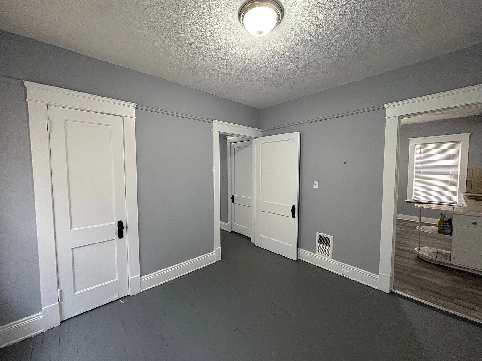 Halliday Ave 15624 — Photo 3