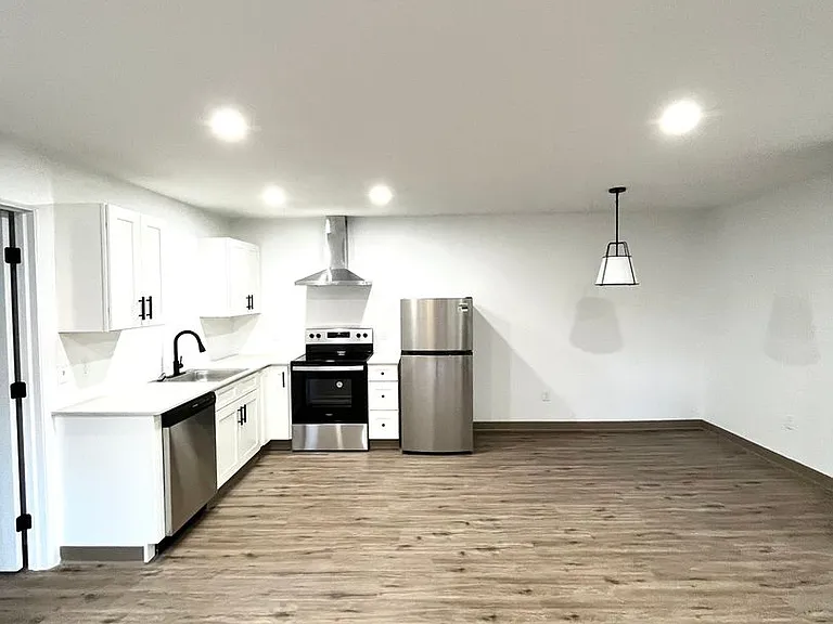 University Park Apartments near Cornell University — Photo 599