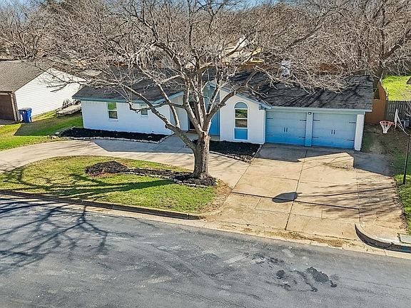 4th image of 312 E Hampton Rd