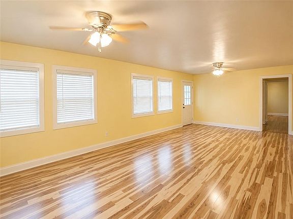 2nd image of 717 Avenue L