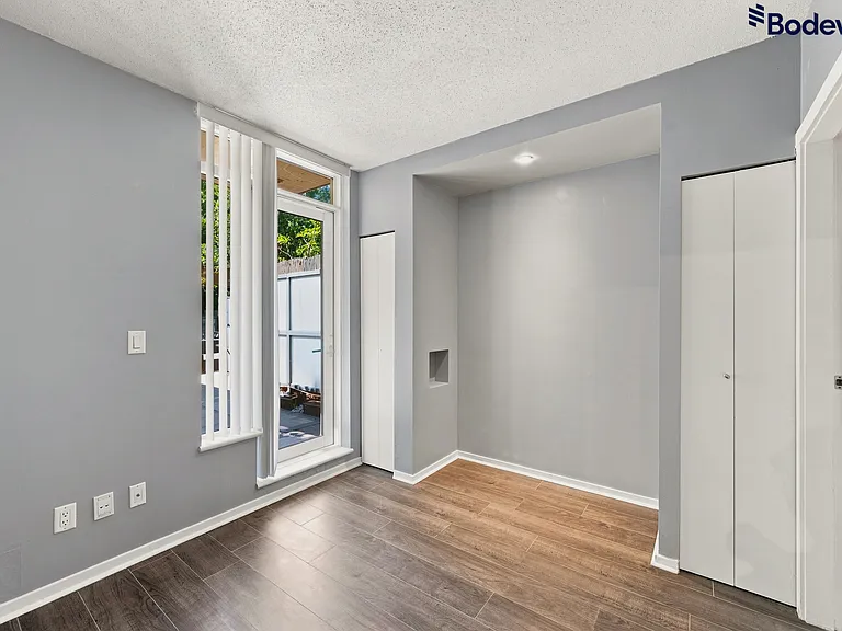 1001 Homer St #301 — Photo 8