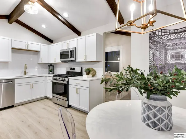 14729 Adams Cir, Omaha, NE 68137