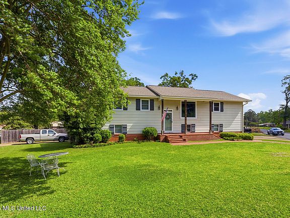 2nd image of 3404 Patterson Dr