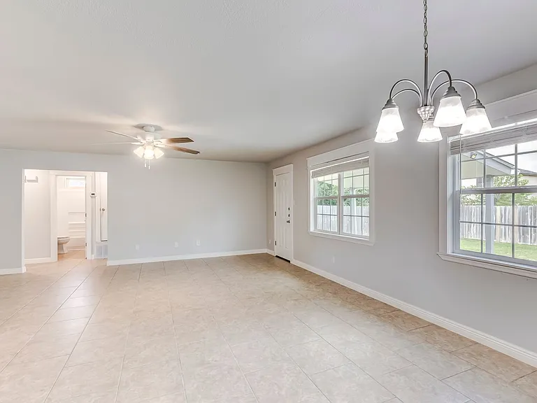 2307 Traverse Dr — Photo 10