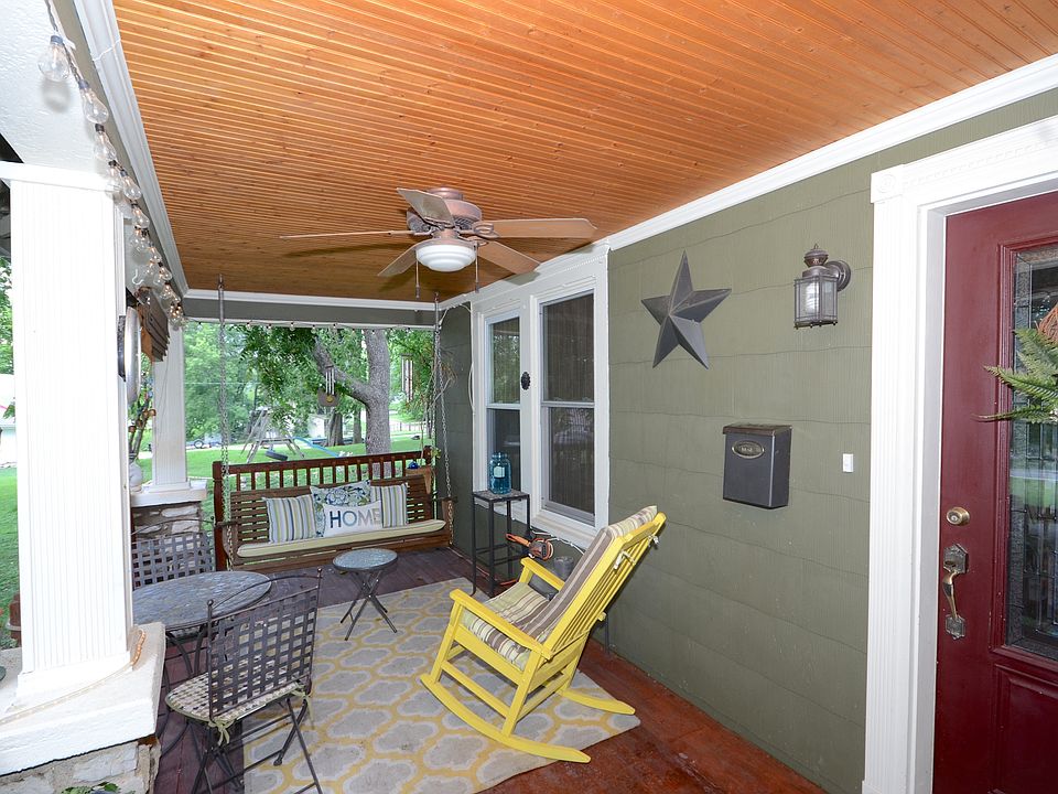 2nd image of 5933 Raytown Rd