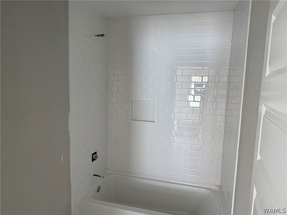 4th image of 332 Armory Ave