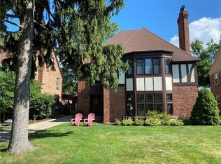 18023 Fernway Rd, Shaker Heights, OH 44122