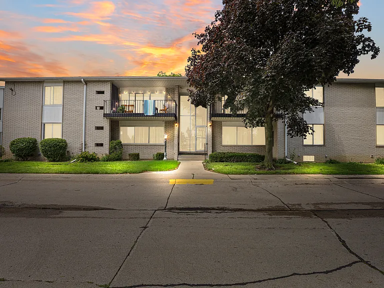 8577 Kennedy Cir #M7 — Photo 1