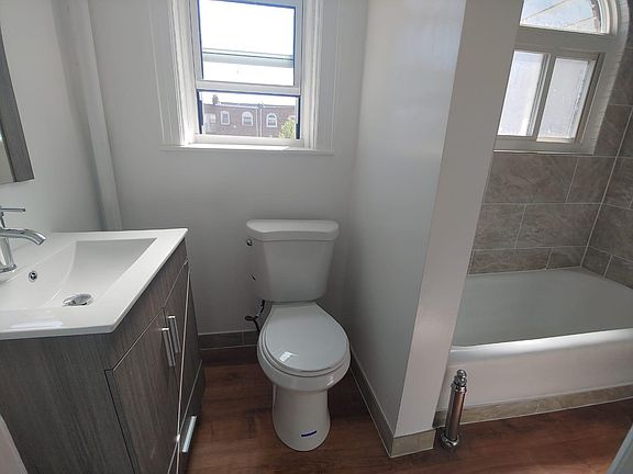 3rd image of 2527 99th St #2F