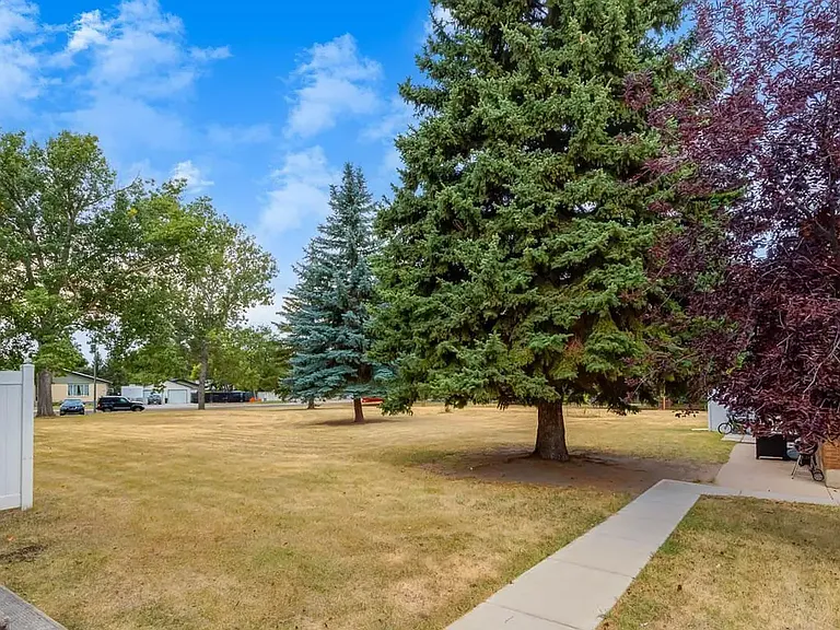 225 Upland Dr SE — Photo 23