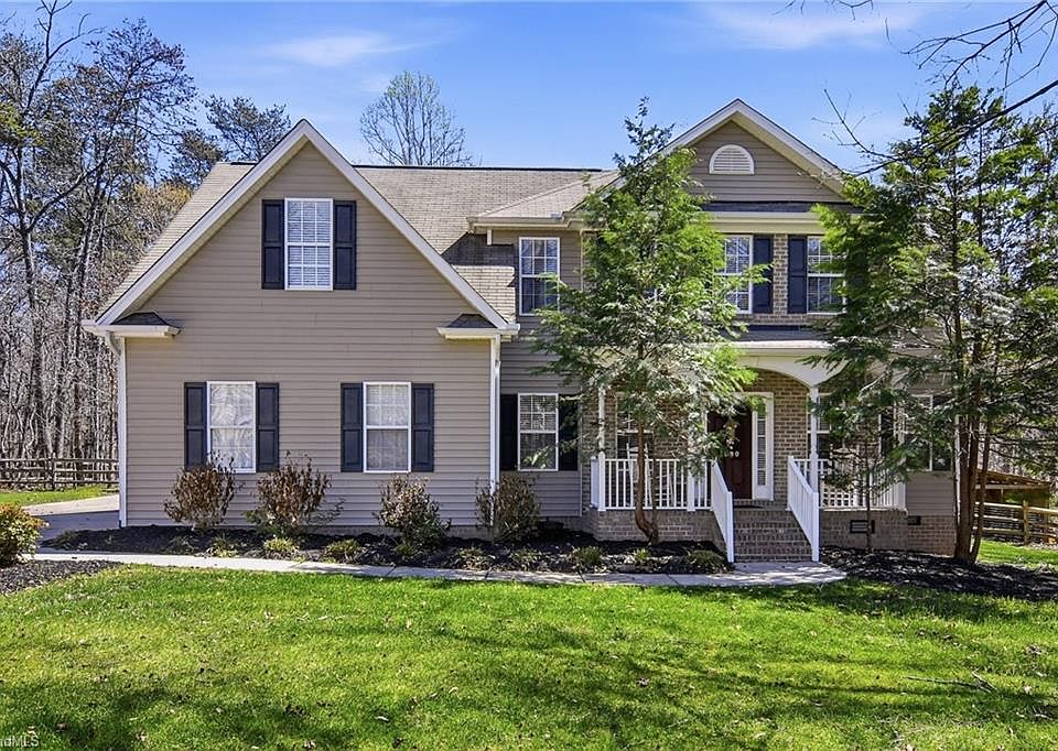 1st image of 8090 Meadow Springs Pl
