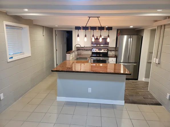 329 S Hocker Ave #R, Independence, MO 64050