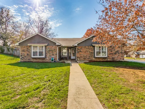 2111 Sagebrush Trl, Grapevine, TX 76051