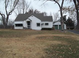 1712 Berry Rd, Independence, MO 64057