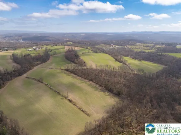 151 Sunrise Blvd, Mount Bethel, PA 18343