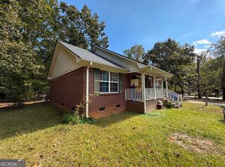 271 Red Leaf Rd, Hartwell, GA 30643