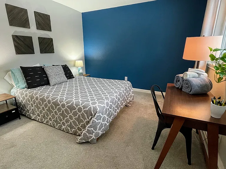1902 N Salem Dr — Photo 4