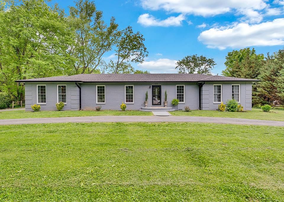 1st image of 555 Scenic Ln
