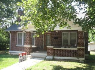 406 S Main St, Dickson, TN 37055