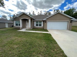 346 Malauka Loop, Ocklawaha, FL 32179