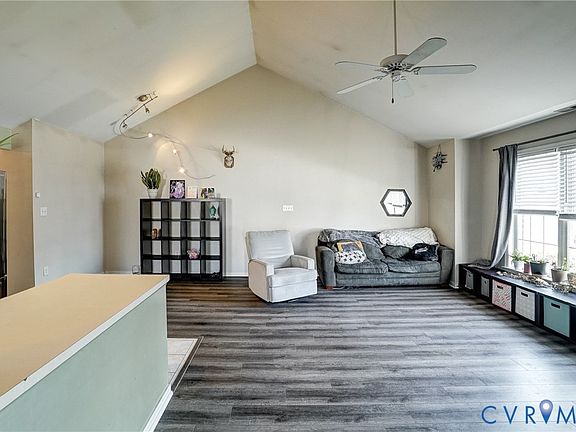3rd image of 4915 Lurgan Pl