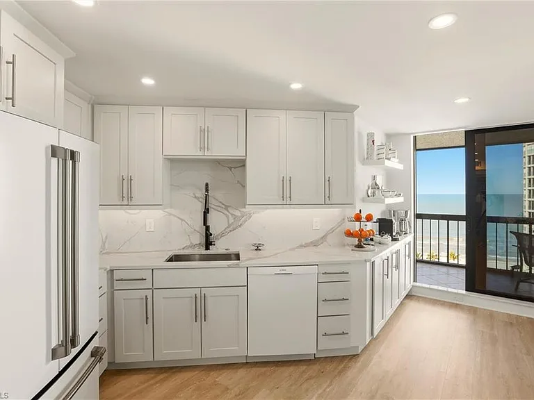 4551 Gulf Shore Blvd N #1500 — Photo 15
