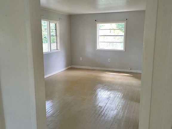 5th image of 377 W Outer Dr #1