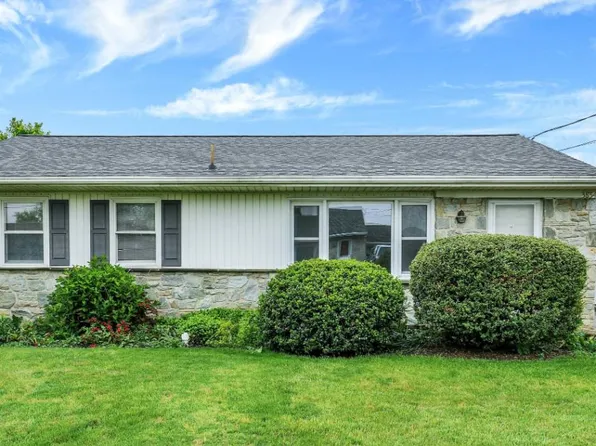 3854 Oak Ln, Gordonville, PA 17529