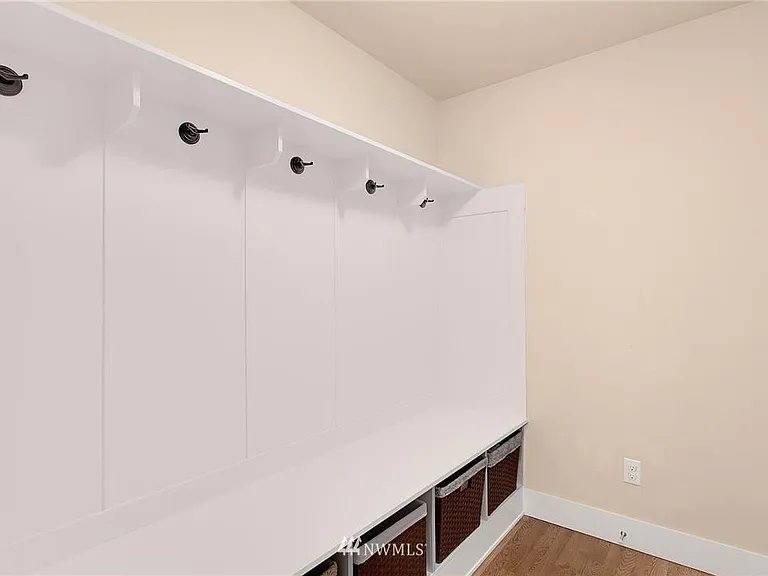 342 218th Pl SE — Photo 4