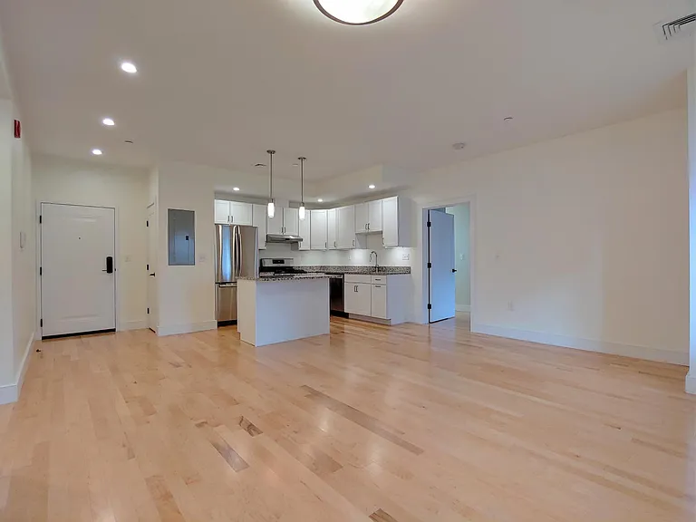 2489 Washington St #2C — Photo 6