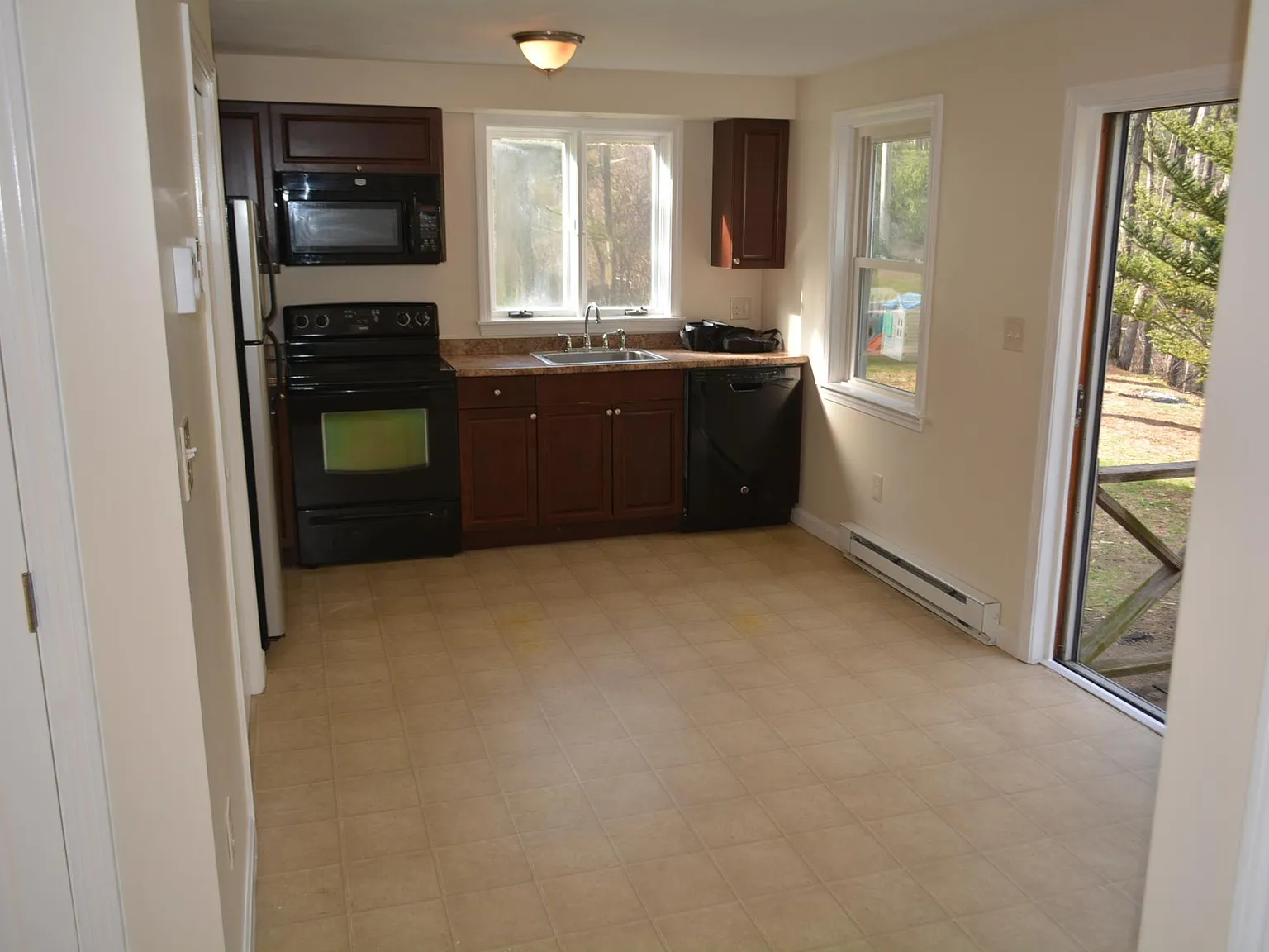 16 General Hobbs Rd — Photo 3