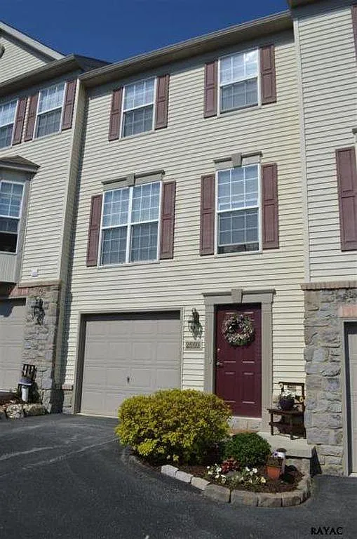 2600 Sultan Supreme Way photo 1