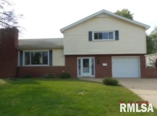 1011 N Hushaw Ave, Chillicothe, IL