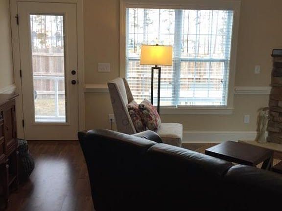 3rd image of 1928 B Leighton Dr