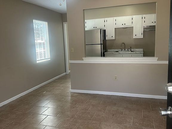 3rd image of 214 Lanier Dr #32