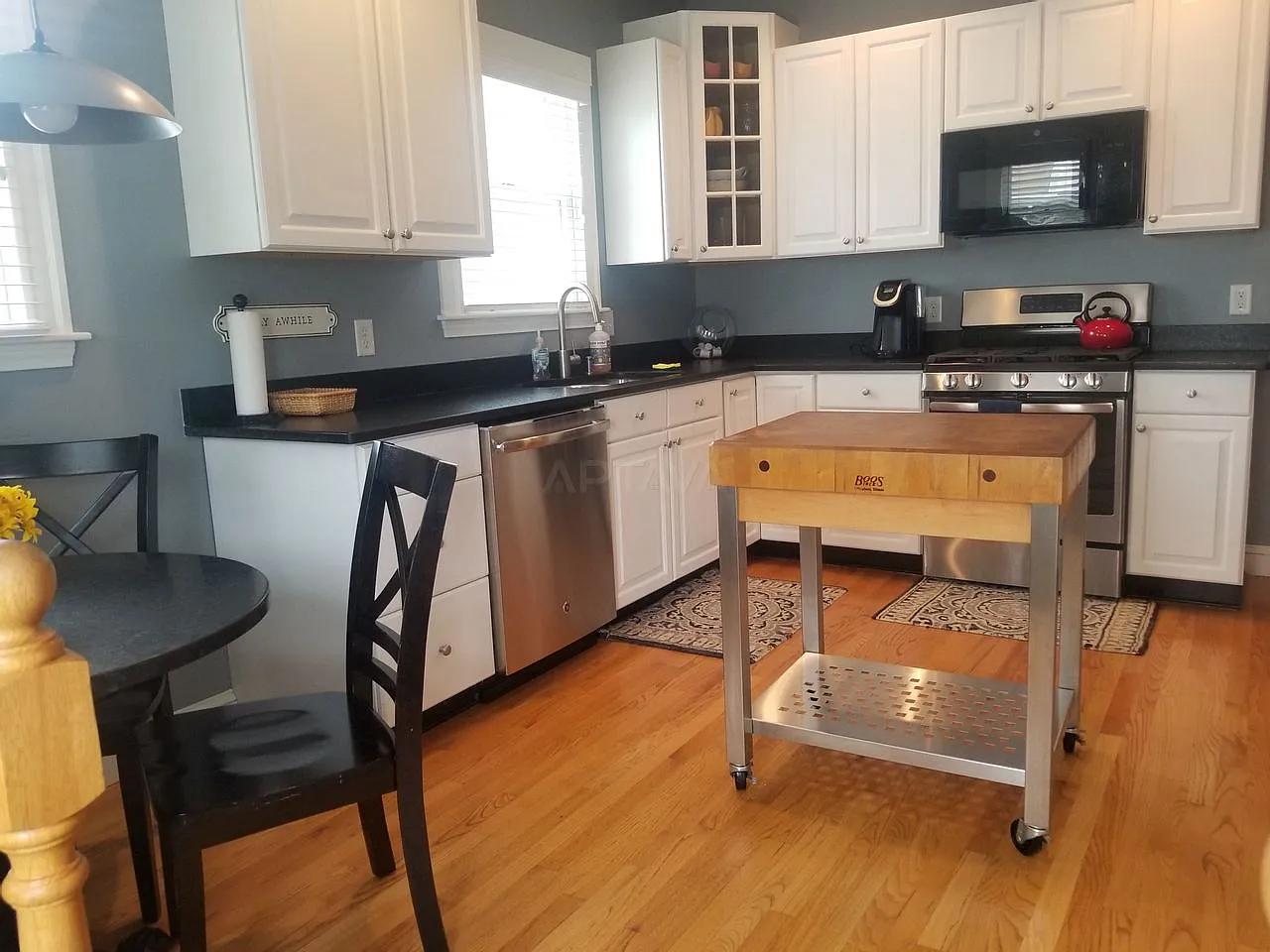 Ball Square / Tufts University / Davis Square area, 3 bedroom, 1 bathroom apartment — Photo 4
