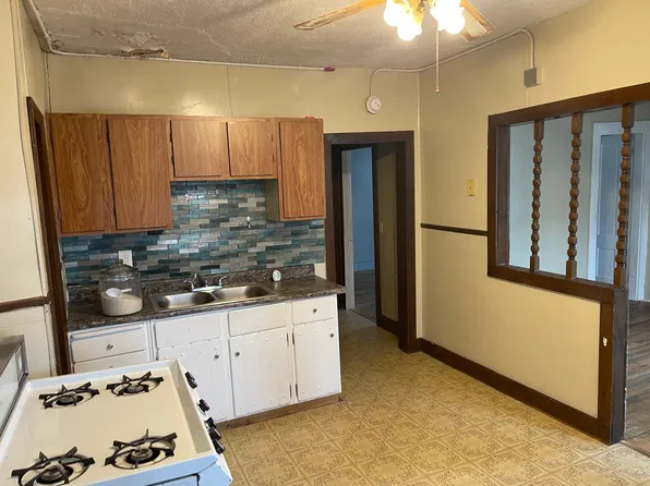 240 Estes St #3F, Woonsocket, RI 02895