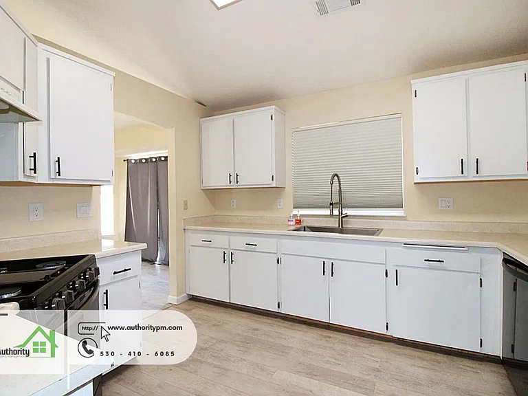 1722 Almaden Dr — Photo 8