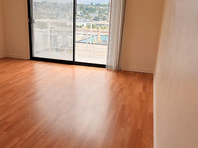 2357 W Plymouth St #16 — Photo 9