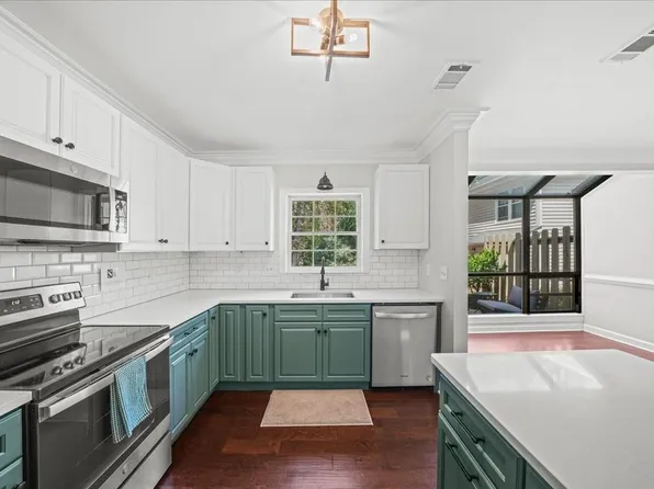 50 Mount Vernon Cir, Sandy Springs, GA 30338
