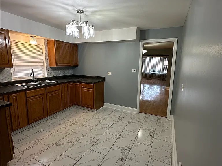 9628 S Parnell Ave #1 — Photo 8