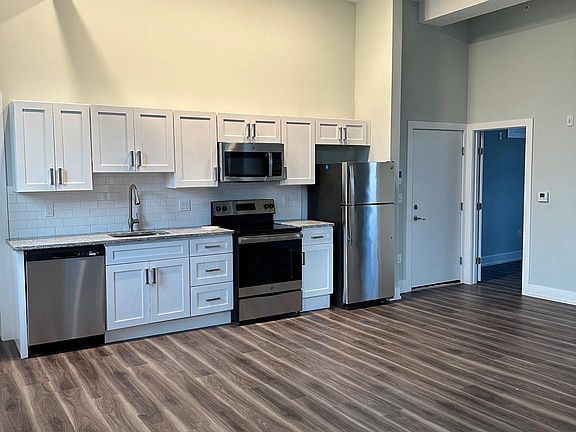 2nd image of 2651 Buckius St #14