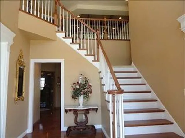 510 Jaguar Ct, Marshall, MN 56258