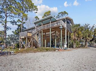 16448 Hodges Ave, Cedar Key, FL 32625
