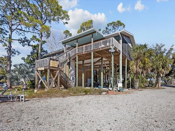 16448 Hodges Ave, Cedar Key, FL 32625